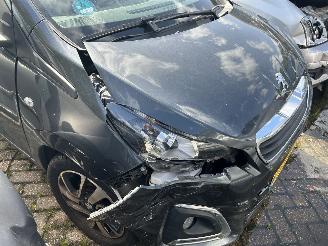Peugeot 108 1.0 picture 2