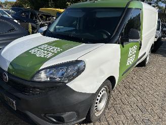 damaged commercial vehicles Fiat Doblo Maxi  1.6 MJ   ( 31059 Km ) 2021/8