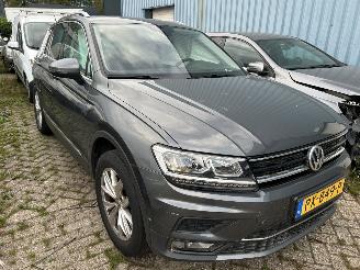 Volkswagen Tiguan 1.4 TSI  Automaat Highline  ( Leer-Panoramadak ) picture 3