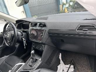Volkswagen Tiguan 1.4 TSI  Automaat Highline  ( Leer-Panoramadak ) picture 14