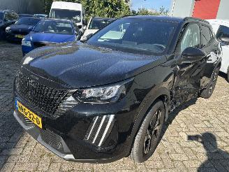 Damaged car Peugeot 2008 1.2 Hybrid  Automaat Allure  100 KW  ( 5795 Km )  ( nw prijs 40000,00 ) 2025/5