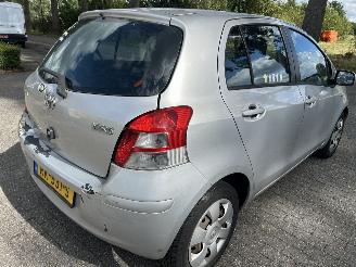 Toyota Yaris 1.0 VVT-I  Cool picture 4