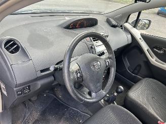 Toyota Yaris 1.0 VVT-I  Cool picture 12