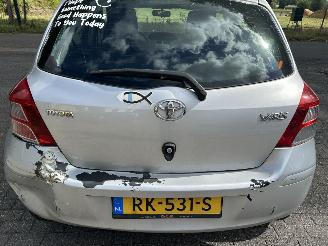 Toyota Yaris 1.0 VVT-I  Cool picture 5