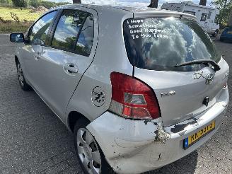Toyota Yaris 1.0 VVT-I  Cool picture 6