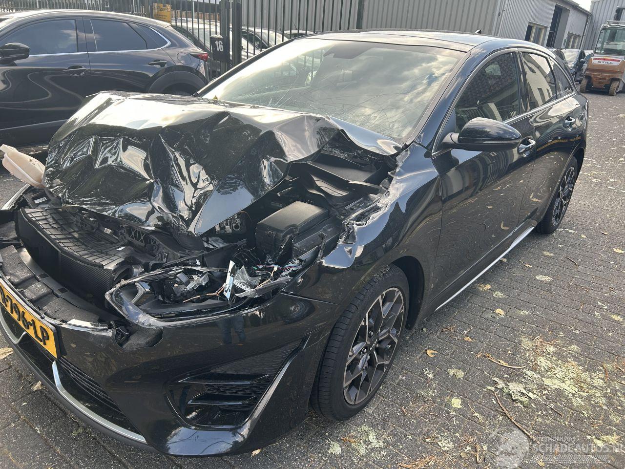 Kia Proceed 1.5 T- GDI  Automaat GT-Line  ( Panoramadak )