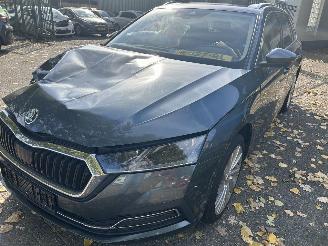 Skoda Octavia 1.5 TSI  e-TEC  Stationcar Automaat  ( Panoramadak ) picture 1