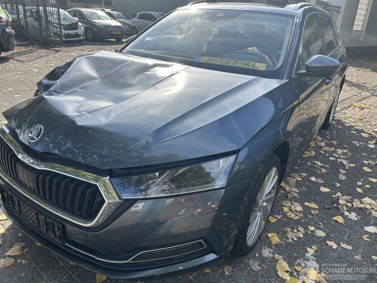 Skoda Octavia 1.5 TSI  e-TEC  Stationcar Automaat  ( Panoramadak )