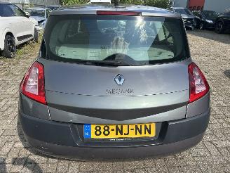 Renault Mégane 1.6-16V   3 drs picture 5