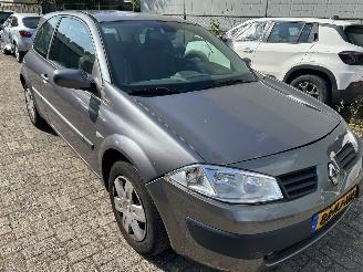 Renault Mégane 1.6-16V   3 drs picture 3