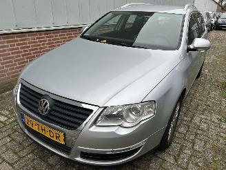 skadebil auto Volkswagen Passat Stationcar  2.0 2006/9
