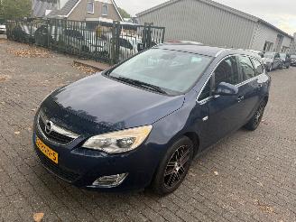 Vaurioauto  passenger cars Opel Astra Sports Tourer 1.4 Cosmo 2011/6
