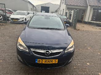 Opel Astra Sports Tourer 1.4 Cosmo picture 2