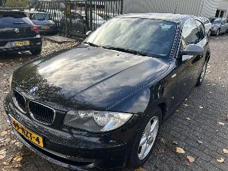 skadebil auto BMW 1-serie 116i  3 Drs   ( 157074 Km ) 2009/4
