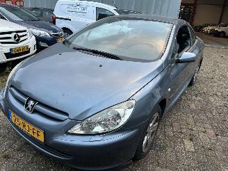 Vaurioauto  passenger cars Peugeot 307 Cabriolet 2.0-16V 2005/5