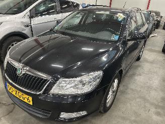 Vaurioauto  passenger cars Skoda Octavia 1.8 TSI Stationcar 2012/6