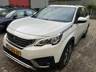 Peugeot 5008 1.2 PureTech Blue lease Premium picture 1