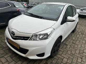 Voiture accidenté Toyota Yaris 1.0 VVT-I  Now 2014/9