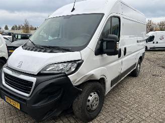 Schade bestelwagen Peugeot Boxer 2.2 BlueHDI  L2H2 2023/6