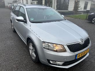 Skoda Octavia Stationcar 1.6 TDI greenline picture 3