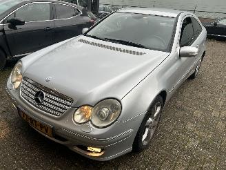 Schadeauto Mercedes C-klasse Sportcoupe 160   ( 120613 Km ) 2005/8