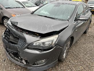 Schadeauto Opel Astra Sports Tourer 1.4 Turbo Sport 2011/10