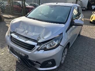 Voiture accidenté Peugeot 108 1.0 VTI  Blue Lion 2017/4