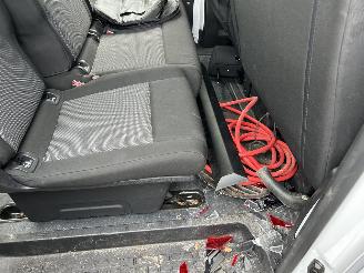 Peugeot Expert Electrisch   Automaat  9 persoons picture 18