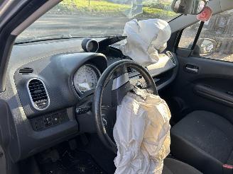 Suzuki Splash 1.0 VVT  Comfort picture 8