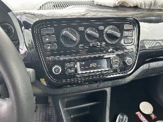 Volkswagen Up! 1.0 picture 8