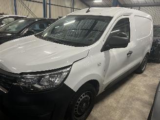 damaged commercial vehicles Renault Express 1.5 DCI   Comfort  ( 25862 Km ) 2021/12