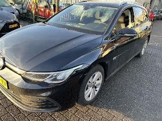 Vaurioauto  passenger cars Volkswagen Golf Stationcar 1.0 TSI Life 2024/1