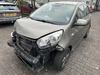 Unfallwagen Kia Picanto 1.0 CVVT First Edition 2015/7