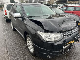 Mitsubishi Outlander 2.0 Hybrid  Automaat picture 3