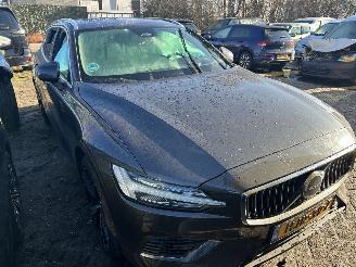 Volvo V-60 2.0 T6 AWD  Recharge Plug-in Hybrid Ultra Bright  ( Leer-Panoramadak ) picture 2