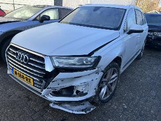 Schadeauto Audi Q7 3.0 TFSI Automaat 7 persoons 2016/2
