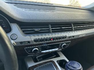 Audi Q7 3.0 TFSI  Automaat 7 persoons picture 16