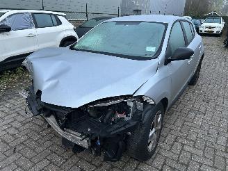 Vaurioauto  passenger cars Renault Mégane 1.5 DCI   HB 2014/9