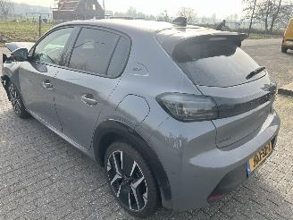 Peugeot 208 1.2 Hybrid Automaat  GT uitvoering  ( Nieuwprijs 34000,00 ) picture 8