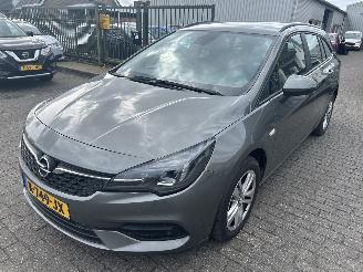 Opel Astra Sports Tourer 1.2 Edition picture 1