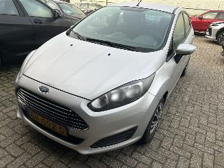uszkodzony samochody osobowe Ford Fiesta 1.0 2015/5