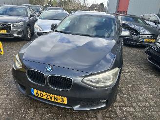 BMW 1-serie 116i     5 Drs picture 1