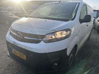 Schade bestelwagen Opel Vivaro 1.5 CDTI  L2H1 2022/7