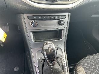 Opel Astra Sports Tourer 1.2 Turbo Edition picture 9