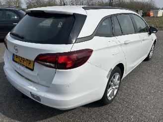 Opel Astra Sports Tourer 1.2 Turbo Edition picture 4