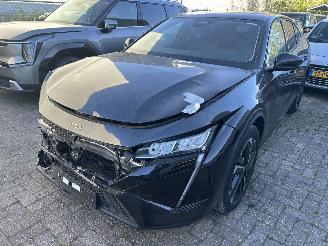 Unfallwagen Peugeot 408 1.2 PureTech Allure  Automaat  HB  ( 26624 Km ) 2024/3