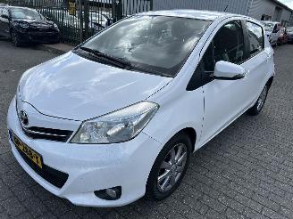 Damaged car Toyota Yaris 1.0 VVT-I  Comfort 2014/5