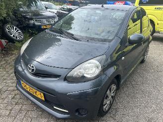 škoda osobní automobily Toyota Aygo 1.0 VVT-I  Aspiration 2012/10