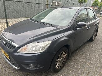 Schadeauto Ford Focus 2.0 Sedan Ghia 2008/9