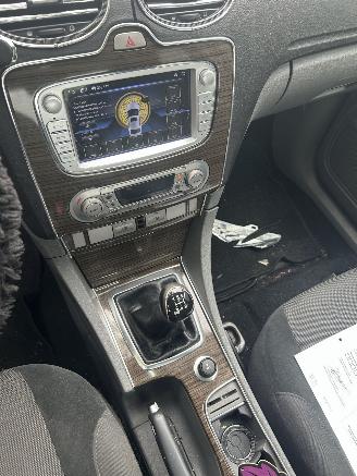 Ford Focus 2.0 Sedan Ghia picture 7